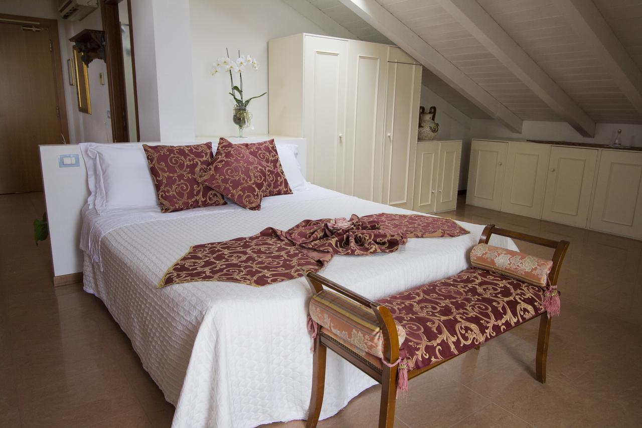 Hotel Lady Mary Milano Marittima Exterior foto