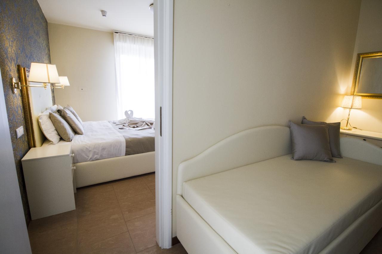 Hotel Lady Mary Milano Marittima Exterior foto
