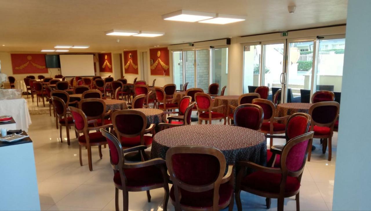 Hotel Lady Mary Milano Marittima Exterior foto